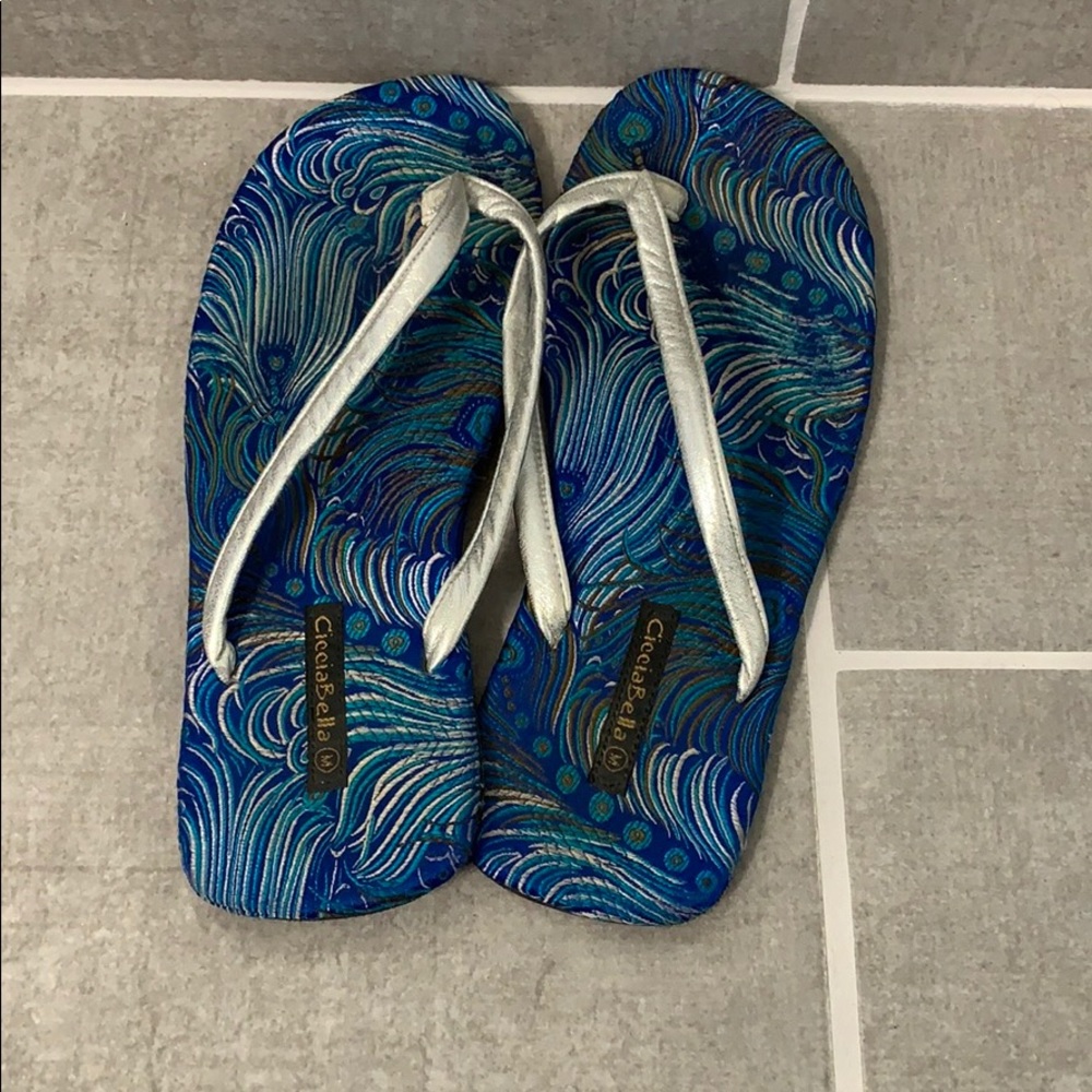 Women’s blue multicolor flip flops